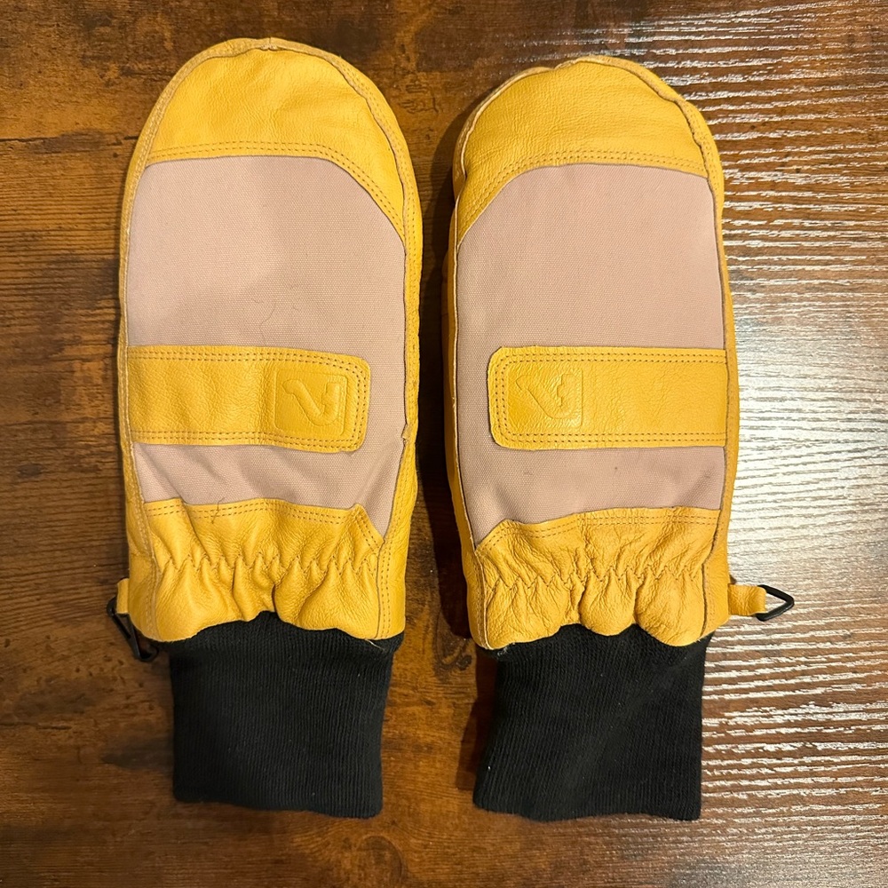 Flylow Unicorn Mitten, Dusty Iris size Large. New without tags